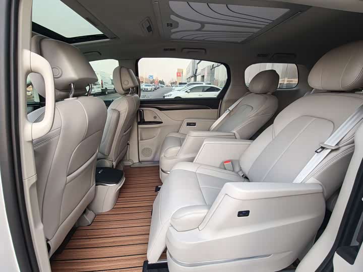 Фото 7 - Buick GL8 ES