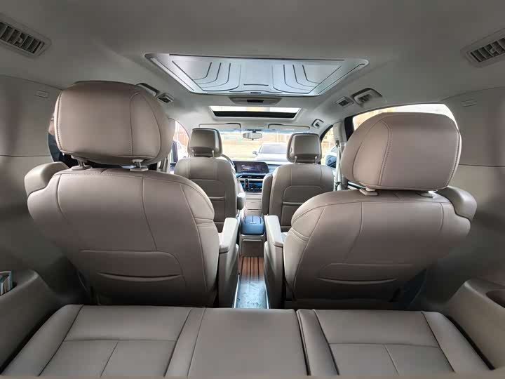 Фото 8 - Buick GL8 ES