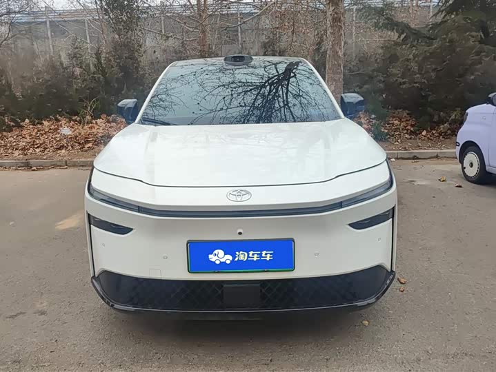 Фото 2 - Toyota bZ3X