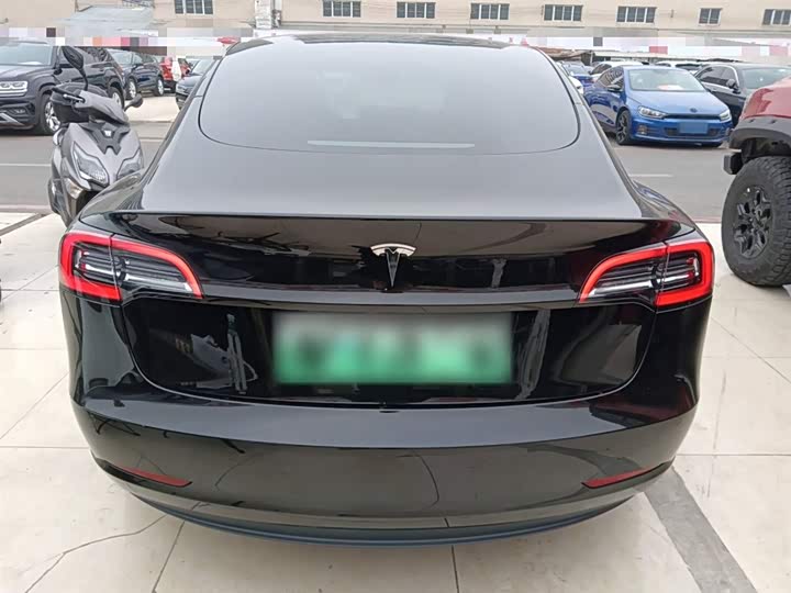 Фото 6 - Tesla Model 3