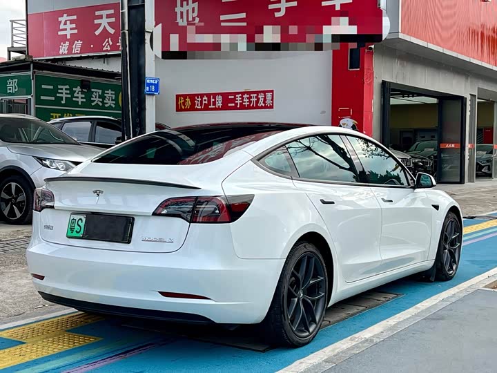 Фото 7 - Tesla Model 3