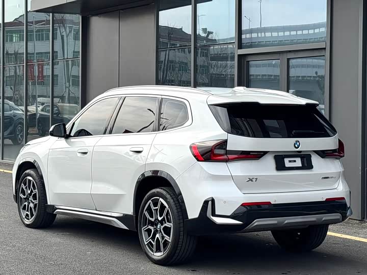 Фото 4 - BMW X1