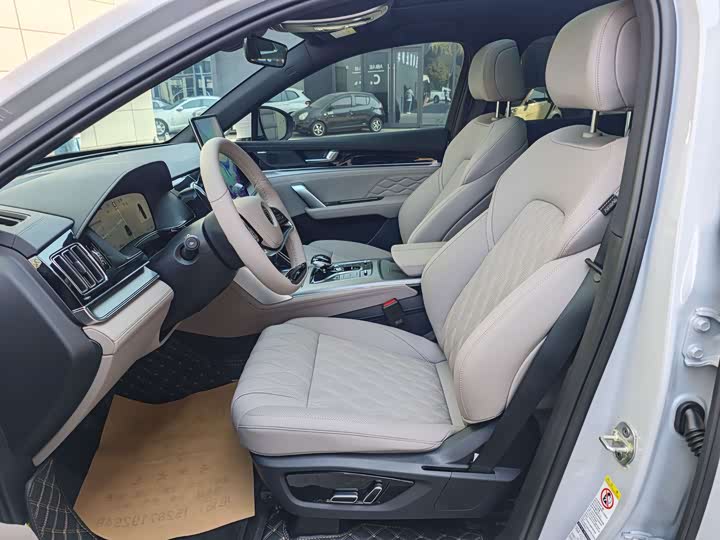 Фото 4 - BYD Tang Hybrid/EV