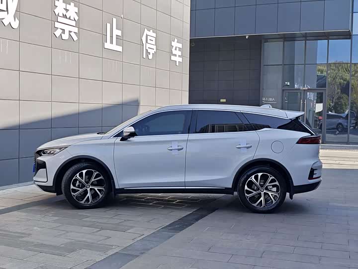 Фото 8 - BYD Tang Hybrid/EV