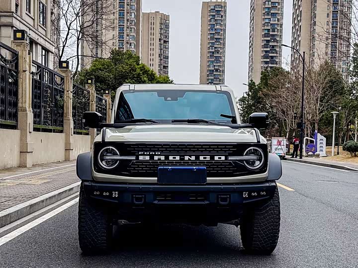 Фото 2 - Ford Bronco