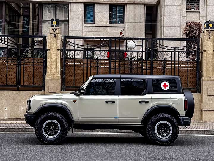 Фото 3 - Ford Bronco