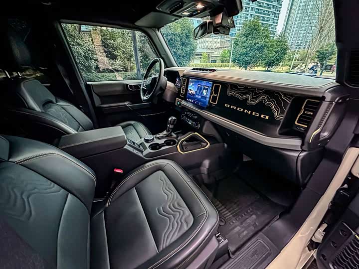 Фото 8 - Ford Bronco