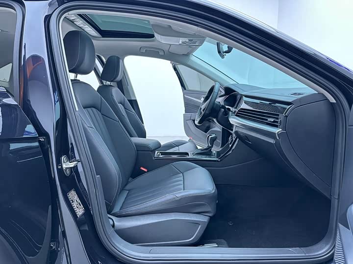 Фото 9 - Volkswagen Passat