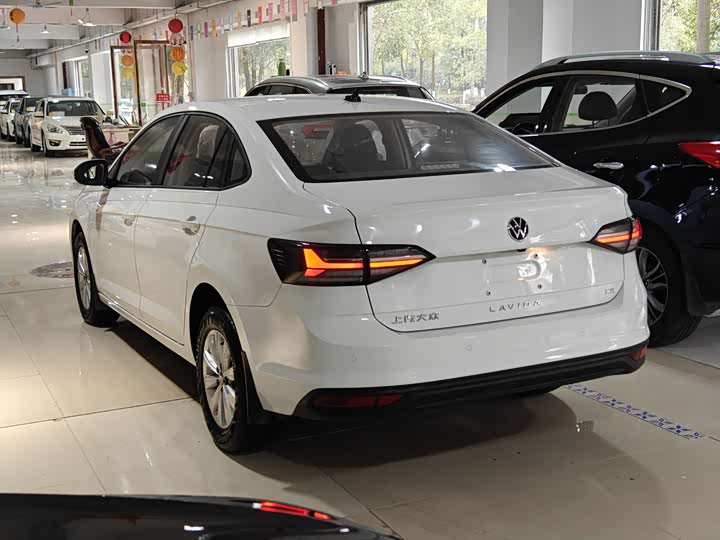 Фото 4 - Volkswagen Lavida