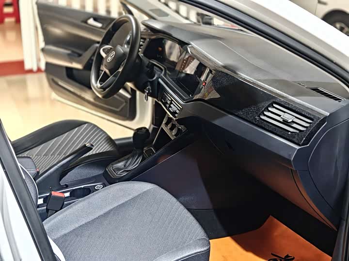 Фото 9 - Volkswagen Lavida