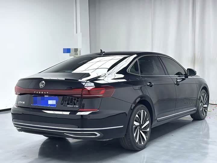 Фото 2 - Volkswagen Passat