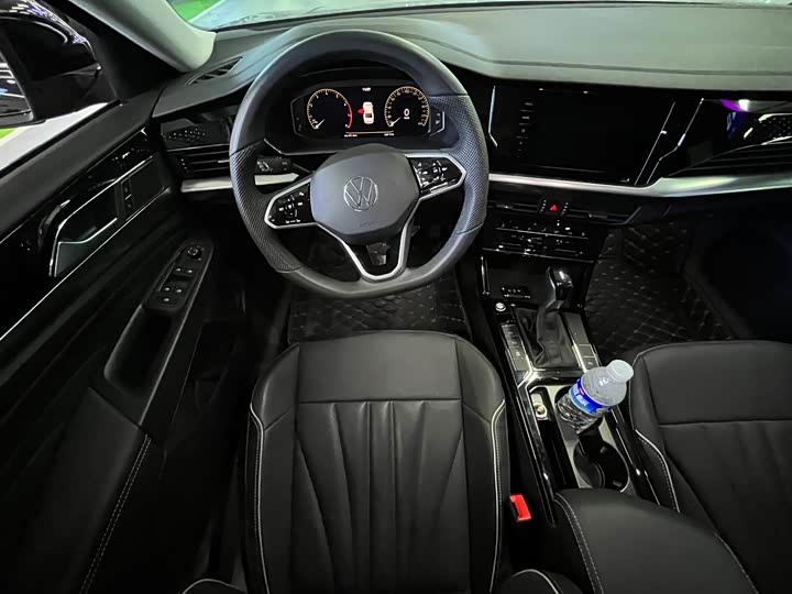 Фото 7 - Volkswagen Passat