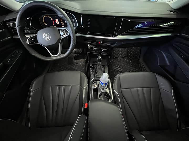 Фото 8 - Volkswagen Passat