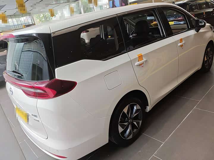 Фото 2 - GAC Trumpchi M6