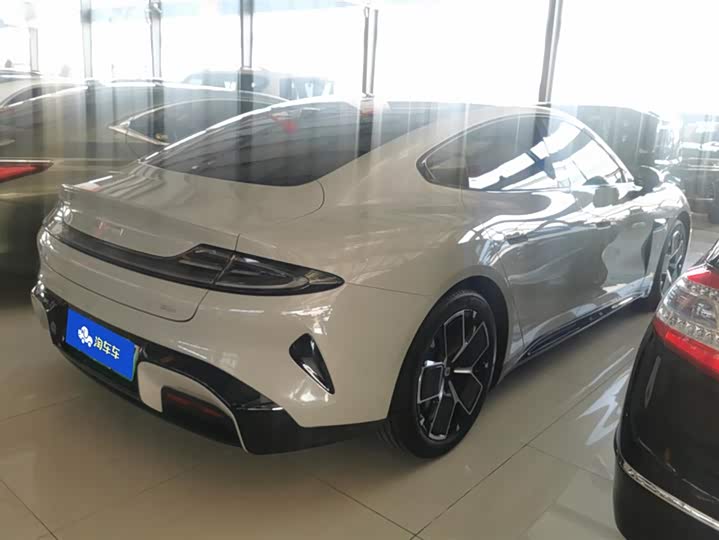 Фото 3 - Xiaomi SU7