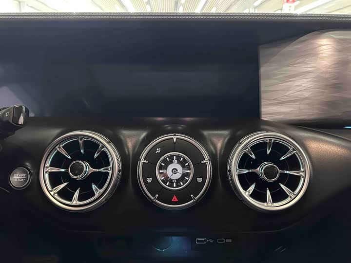 Фото 9 - Tank 300