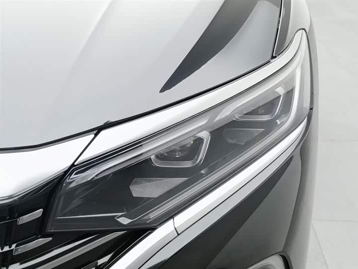 Фото 7 - Volkswagen Passat Hybrid