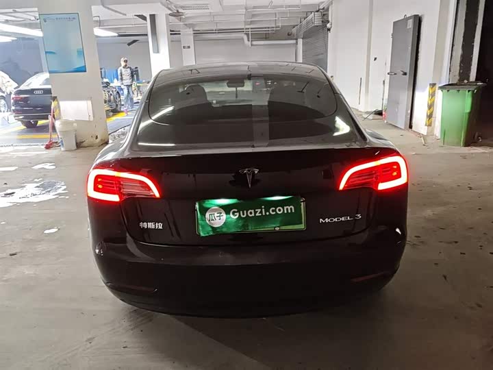 Фото 6 - Tesla Model 3