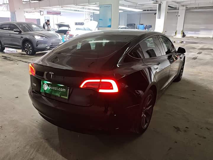 Фото 7 - Tesla Model 3