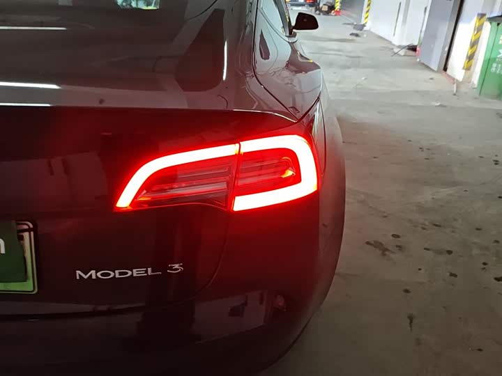 Фото 8 - Tesla Model 3