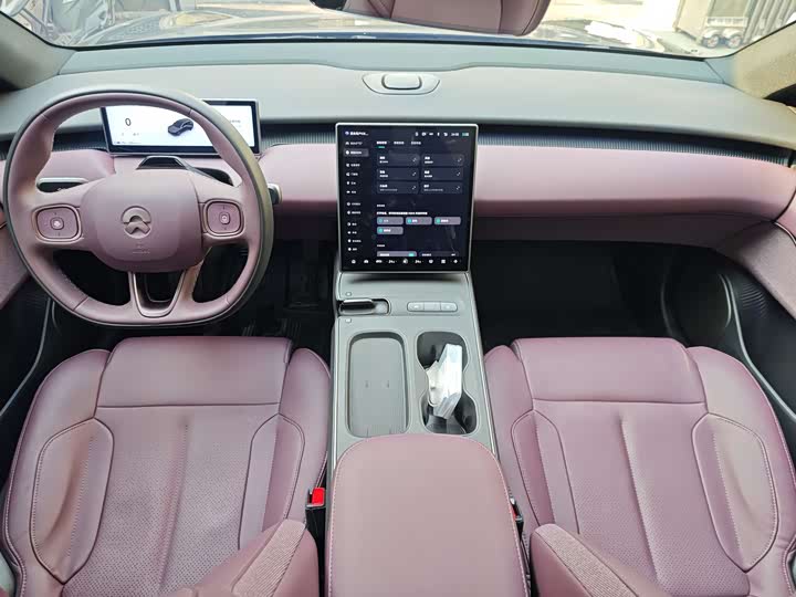 Фото 8 - Nio ET5T