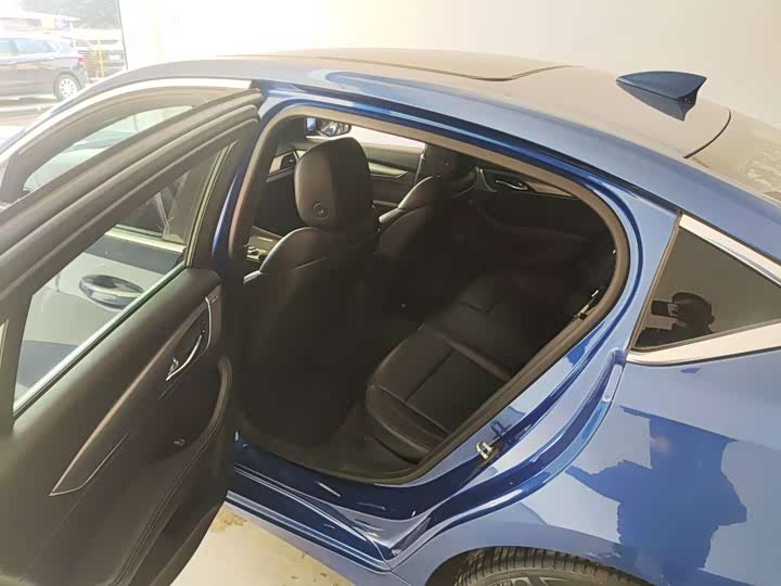 Фото 8 - Cadillac CT5