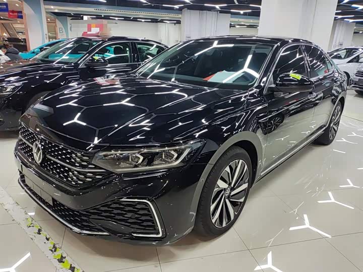 Фото 2 - Volkswagen Passat