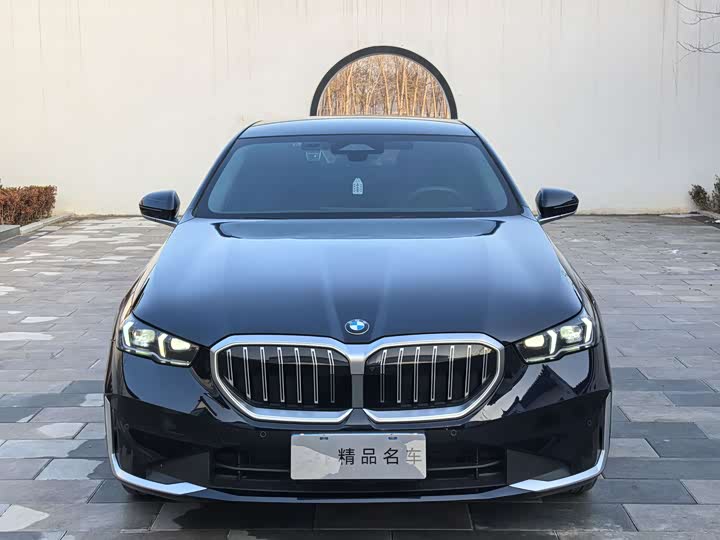 Фото 2 - BMW 5 Series