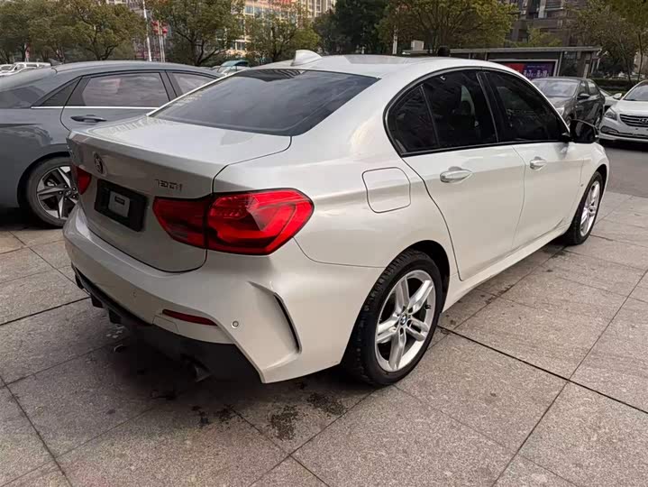 Фото 4 - BMW 1 Series