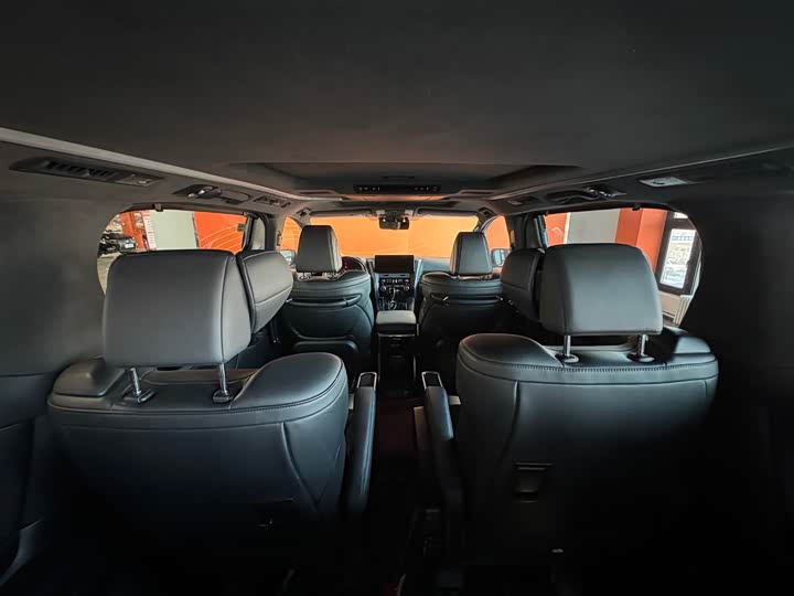 Фото 4 - Toyota Vellfire