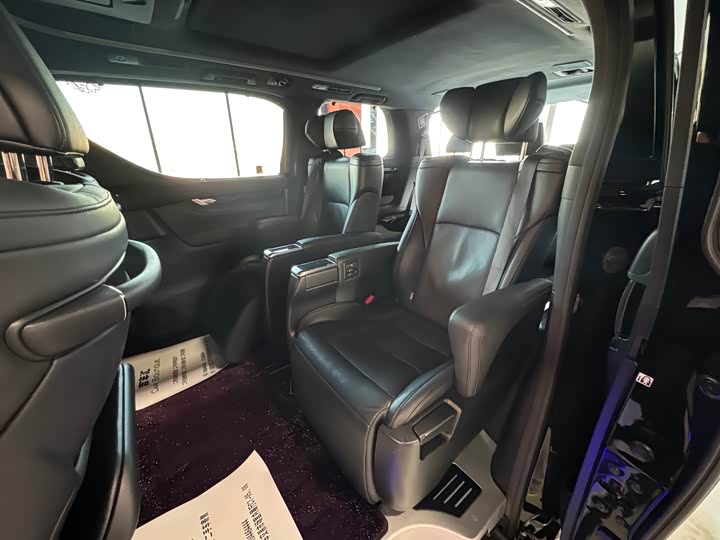 Фото 7 - Toyota Vellfire