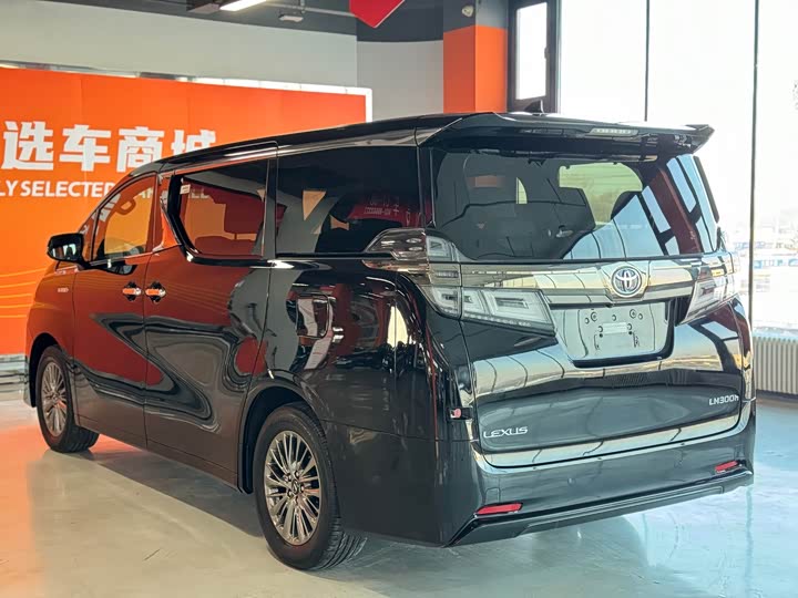 Фото 9 - Toyota Vellfire