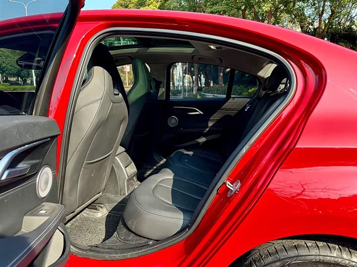 Фото 3 - BMW 1 Series