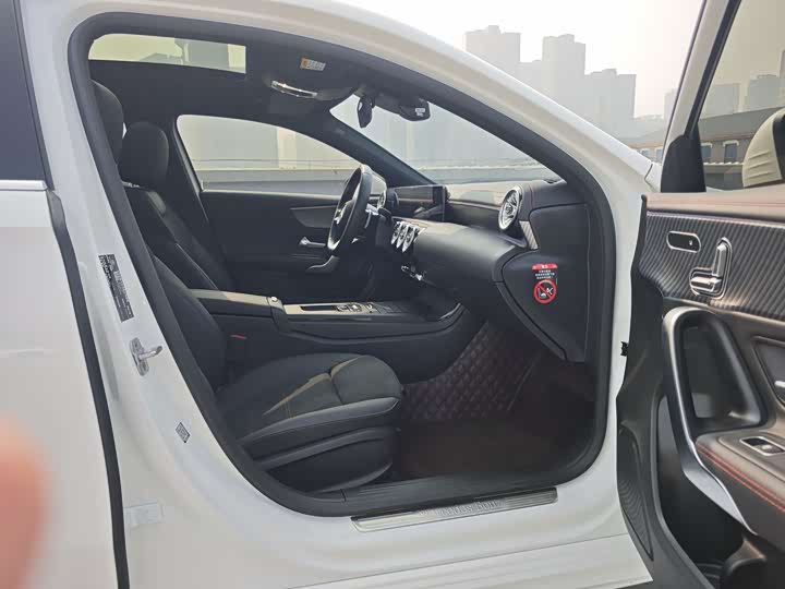 Фото 9 - Mercedes-Benz A-Class