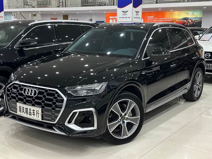 Фото 1 - Audi Q5L