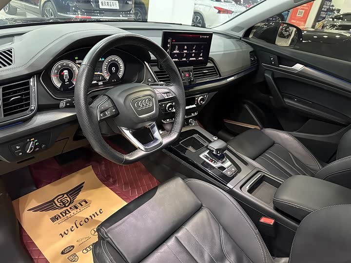 Фото 6 - Audi Q5L
