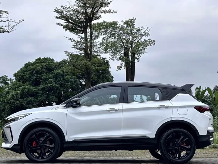 Фото 4 - Geely Coolray