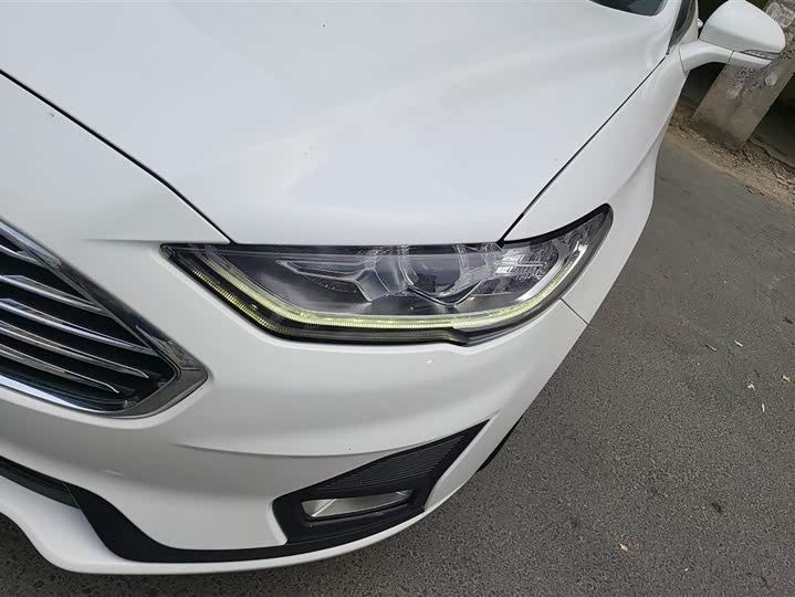 Фото 5 - Ford Mondeo