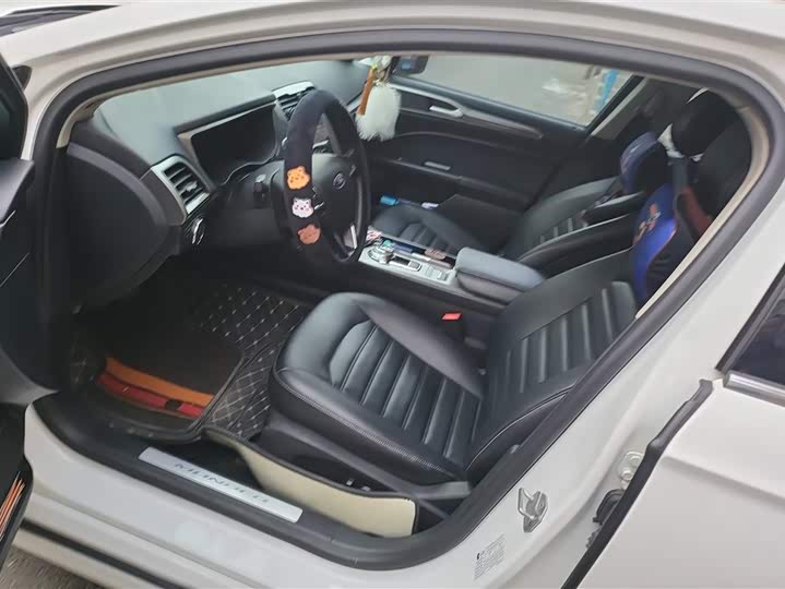 Фото 9 - Ford Mondeo