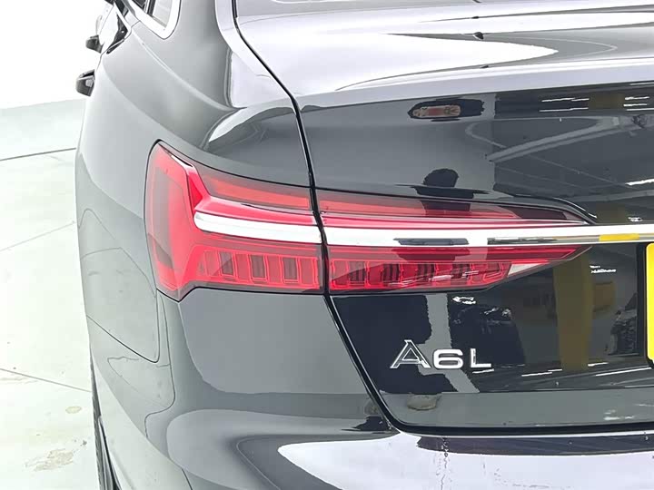 Фото 8 - Audi A6L