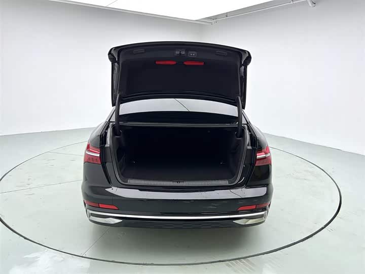 Фото 9 - Audi A6L