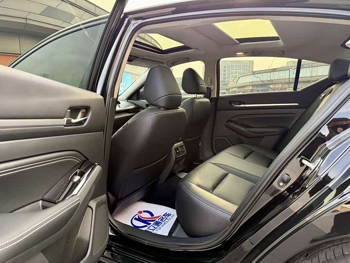 Фото 7 - Nissan Teana