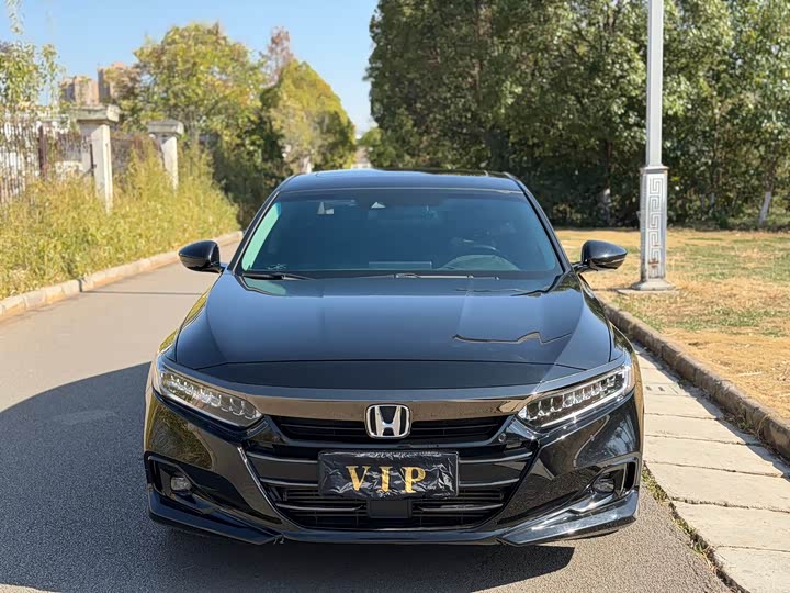 Фото 2 - Honda Accord