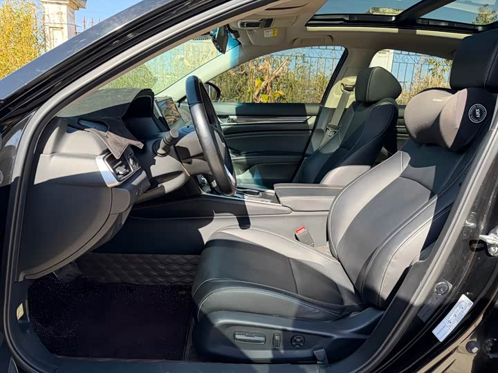 Фото 7 - Honda Accord