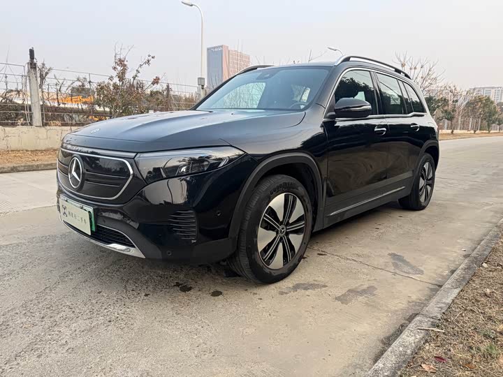 Фото 1 - Mercedes-Benz EQB