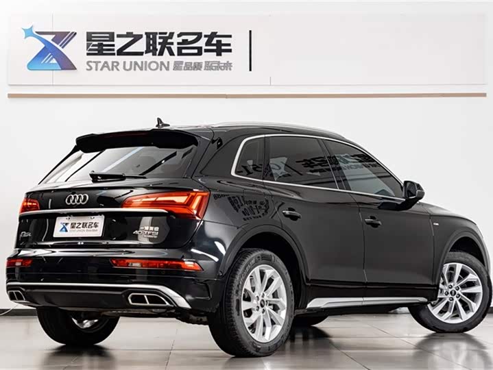 Фото 7 - Audi Q5L