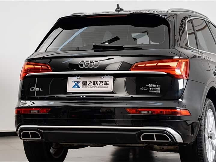 Фото 8 - Audi Q5L