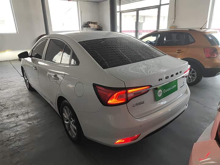 Фото 5 - Roewe i5