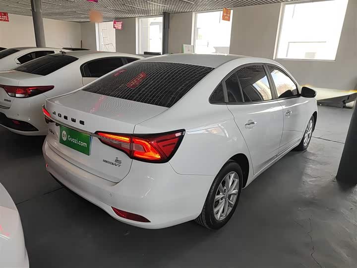 Фото 7 - Roewe i5
