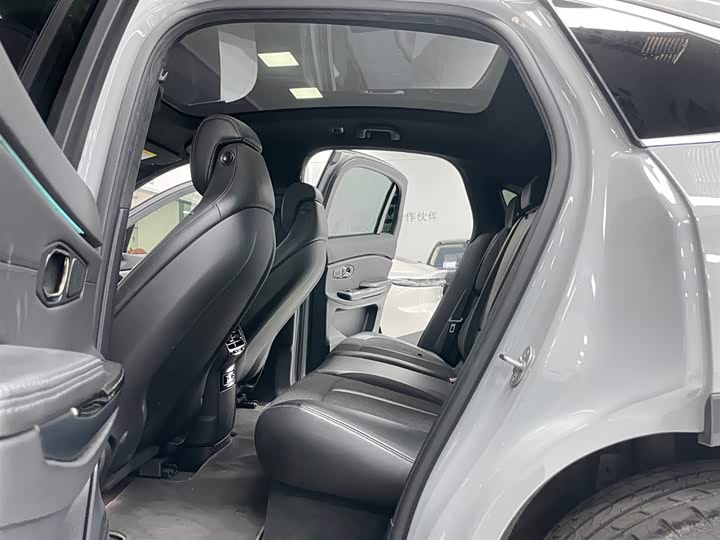 Фото 8 - Nio EC6